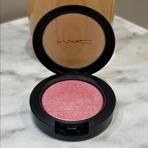Mac Blush Into the Pink